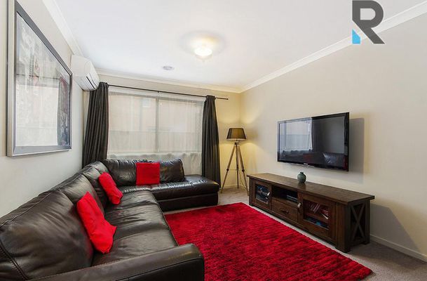 83 Greenvale Gardens Boulevard, Greenvale