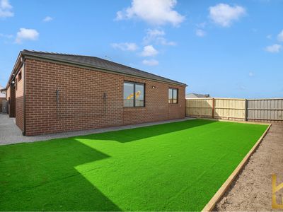 6 Huron Road, Manor Lakes