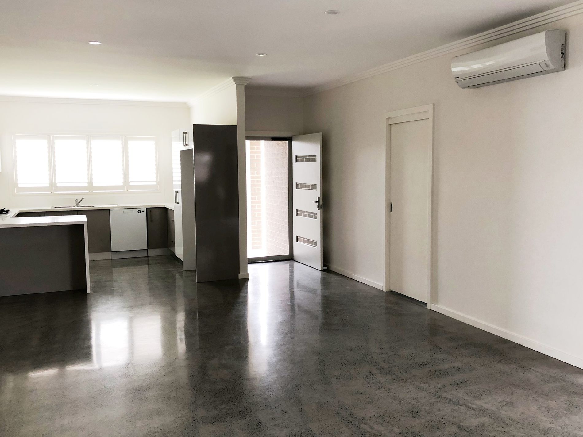 1 / 33 Caravel Crescent, Shell Cove