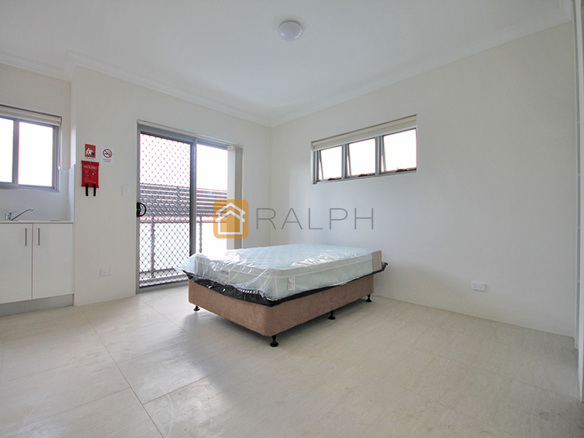 4 / 8 The Boulevarde, Lakemba
