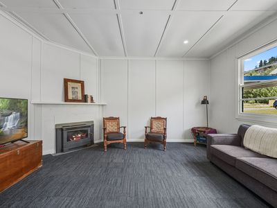 8 Foxlow Street, Captains Flat