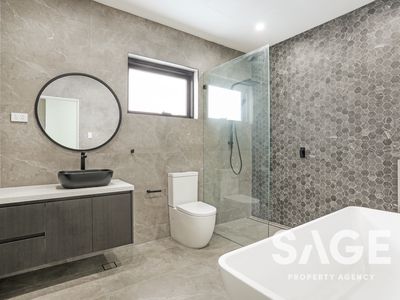 4 West Street, Lurnea