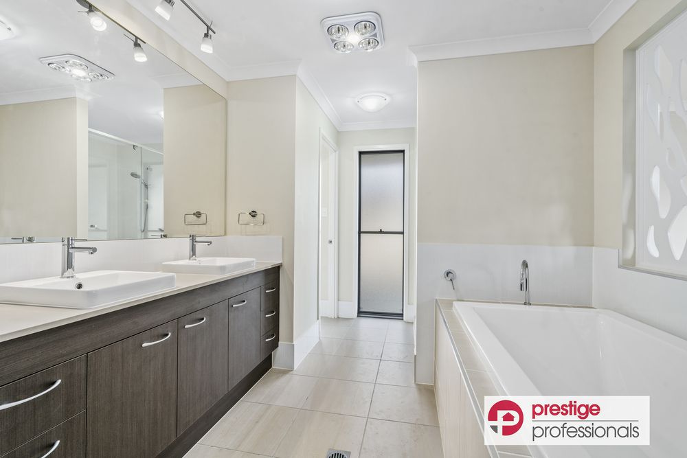 12 Warraburra Way, Voyager Point