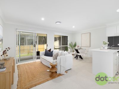 2 / 12 Aurora Way, Chisholm