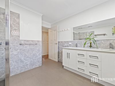 22 Bellbrook Drive, Dandenong North