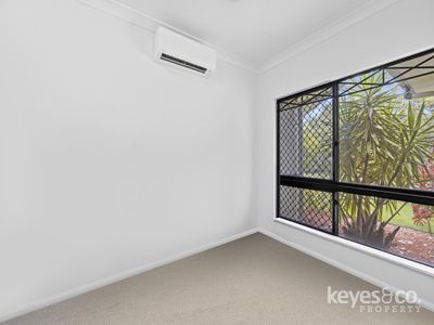 60 Crestbrook Drive, Mount Louisa
