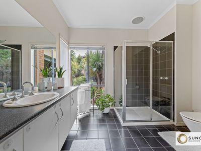 14 Meribel Way, Lynbrook