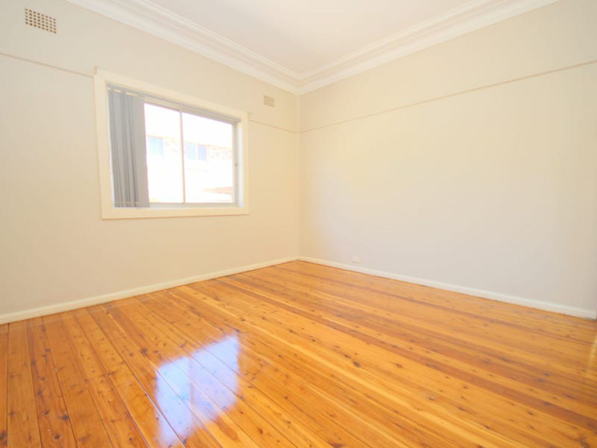 32 Robertson Road, Chester Hill