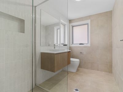 35 Clifton Crescent, Wilton