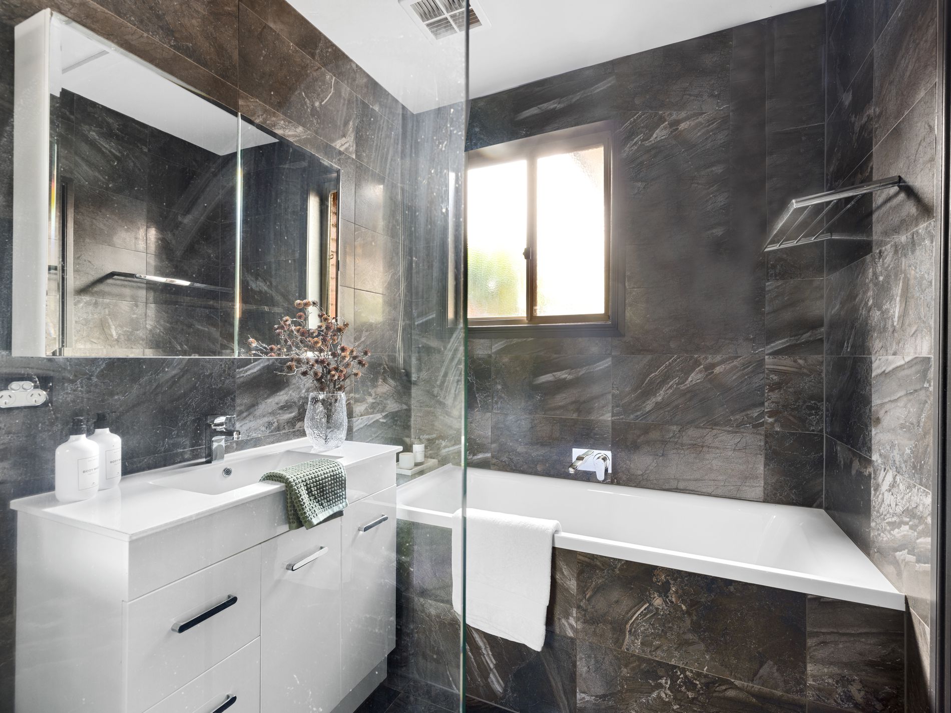 2 / 85 Kernot Street, South Kingsville