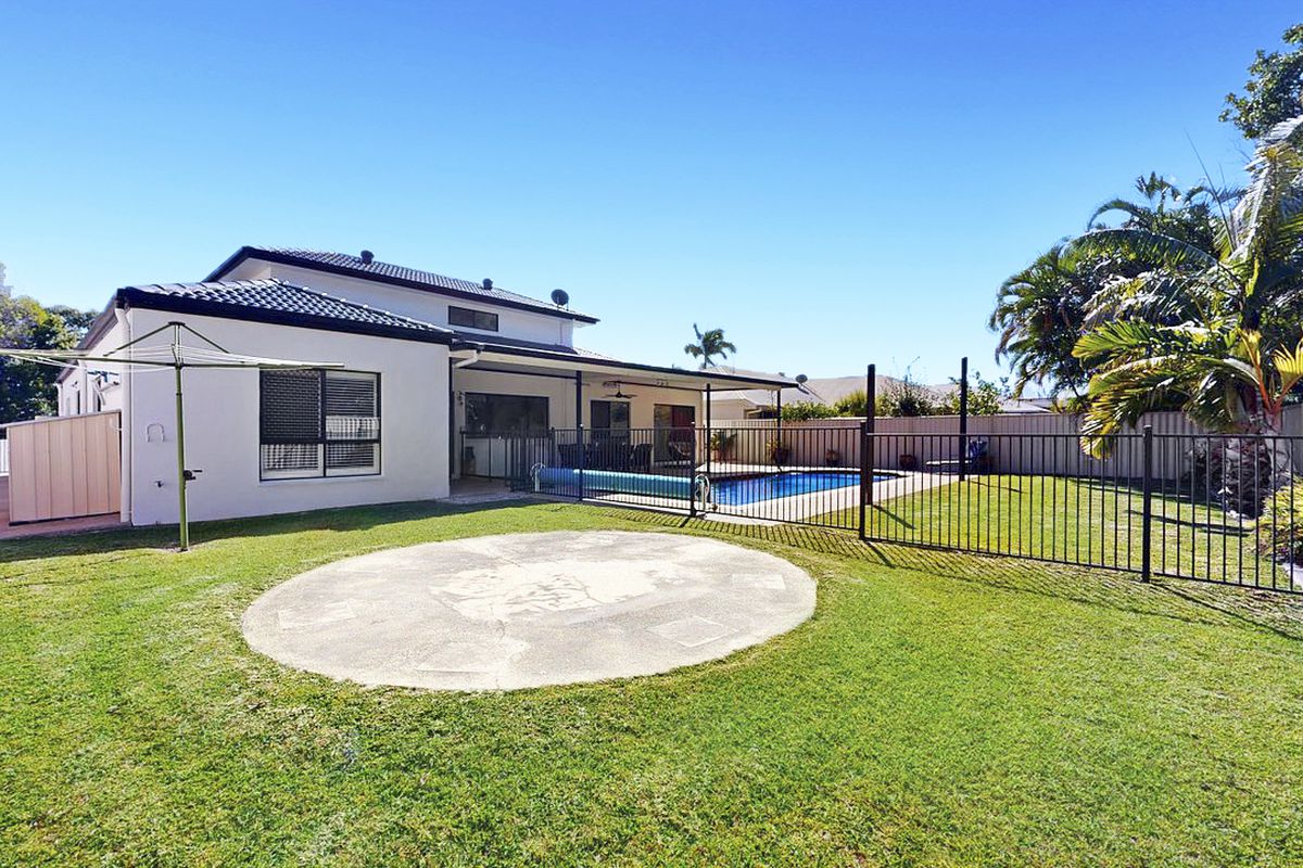16 Tibrogargan Place, Pelican Waters