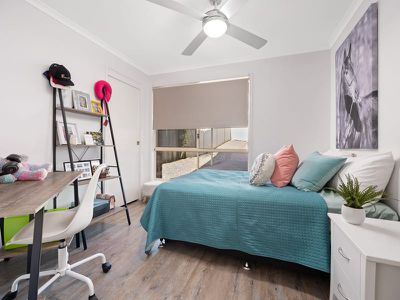 22 Cootharaba Drive, Helensvale