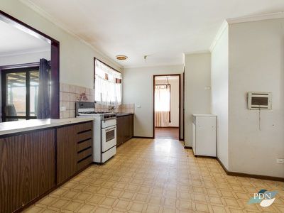 2 Riverside Avenue, Werribee