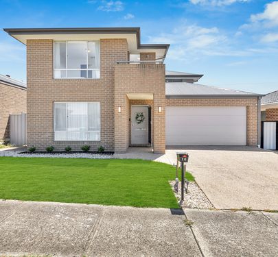 16 Ambleside Way, Officer