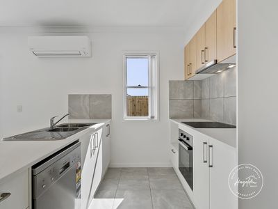 121 Attenborough Drive, Banya