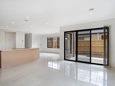 110 Haze Drive, Point Cook