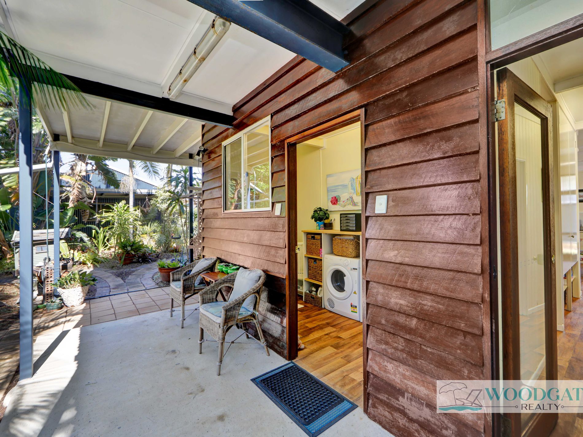 104 Esplanade, Woodgate