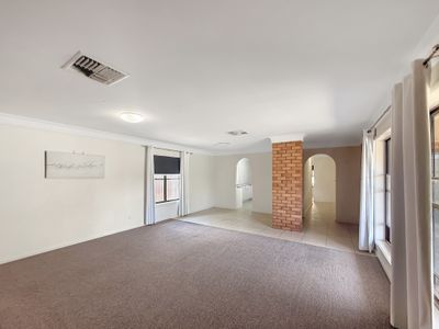 1 Honeysuckle Street, Forbes