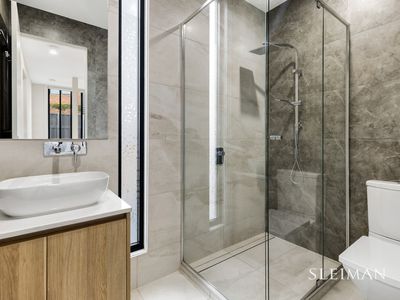 1 / 53 Surrey Drive, Keilor East