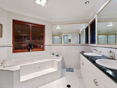 19 The Heights, Underwood