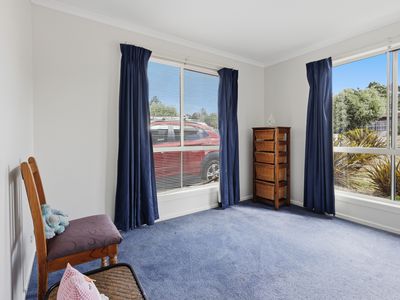 34 Belgrave Parade, Youngtown