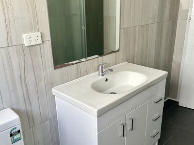 2 / 136 Hoffmans Road, Essendon