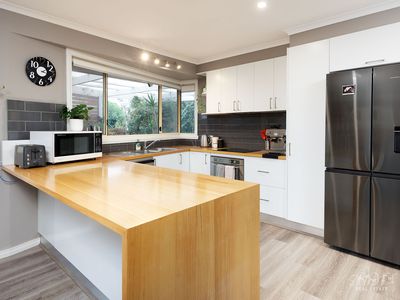 1 / 6 WHITEHALL COURT, Wodonga