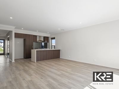 33 Inglewood Drive, Werribee