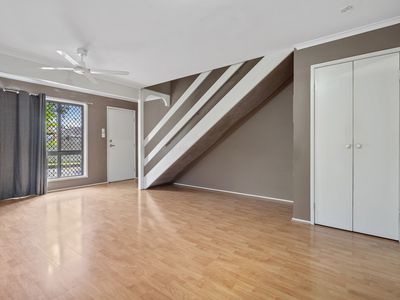 5 / 4 Arac Street, Woodridge