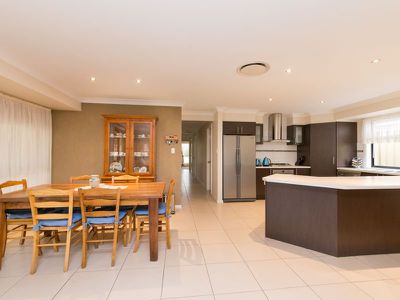 18 Cardiff Arms Avenue, Dubbo