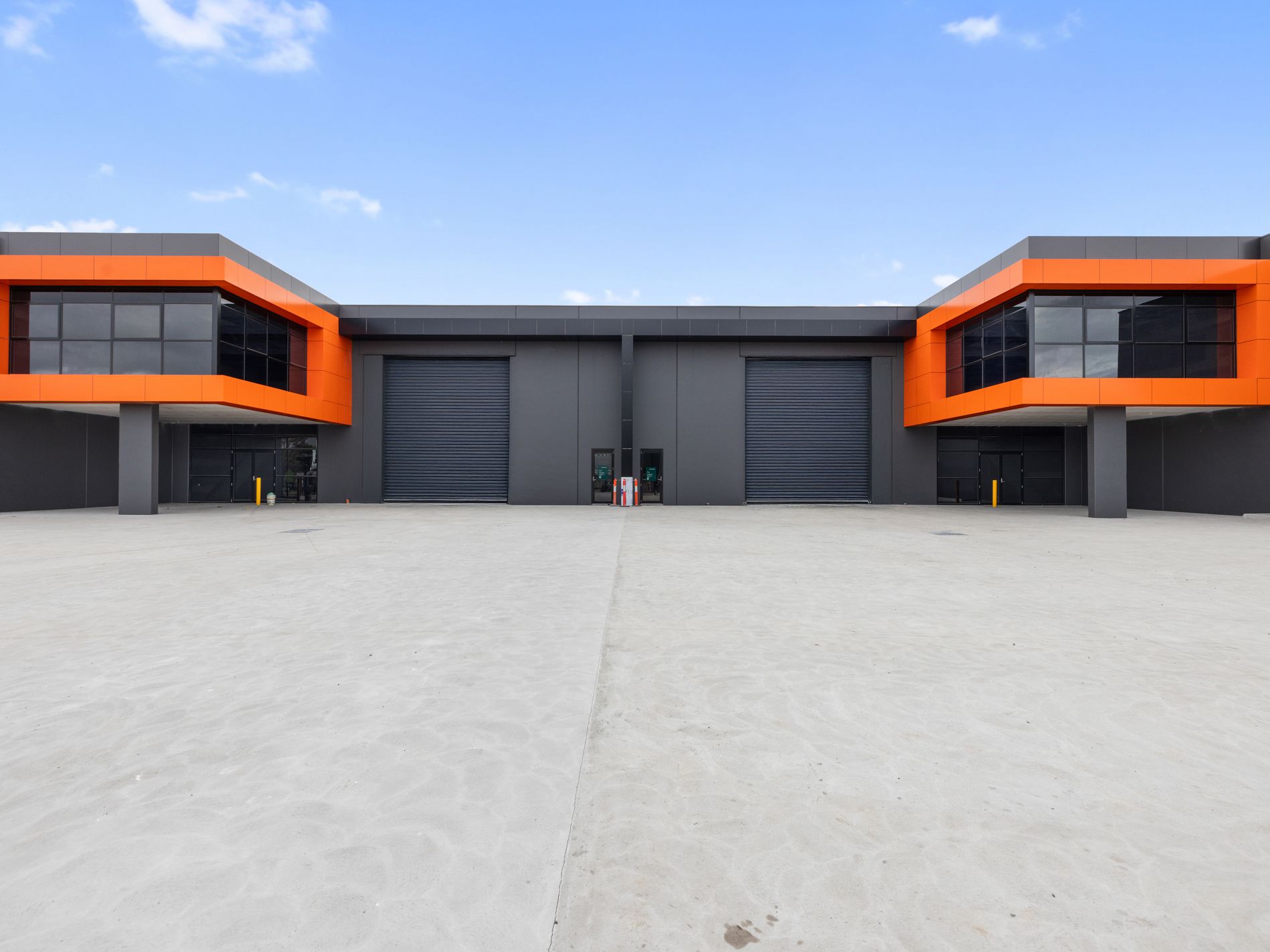 1&2 / 12 Leader Street, Truganina