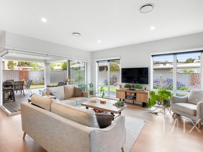 11 Dowding Crescent, New Town