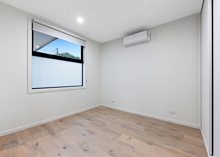 2 / 290 Hawthorn Road, Caulfield