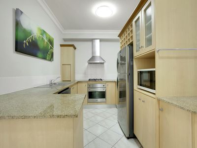 1603 / 2-10 Greenslopes Street, Cairns North