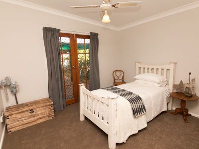 16 Hutchins Avenue, Dubbo