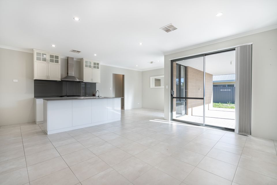138 Woolcoot Rd, Wellard
