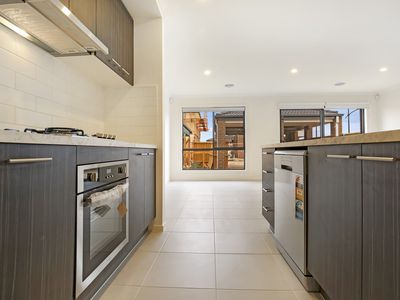 11 Taro Walk, Rockbank