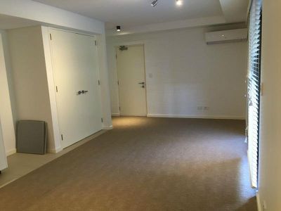 1 / 59 Breaksea Drive, North Coogee