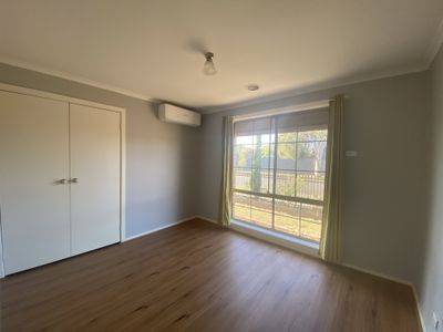 51 Sunbird Crescent, Hoppers Crossing