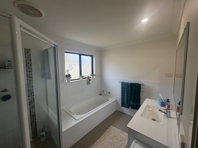 7 Waverider Cove, Safety Beach