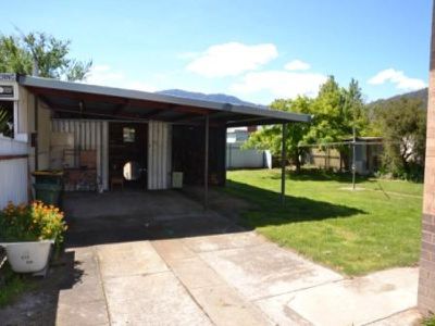 107 Lakeside Avenue , Mount Beauty