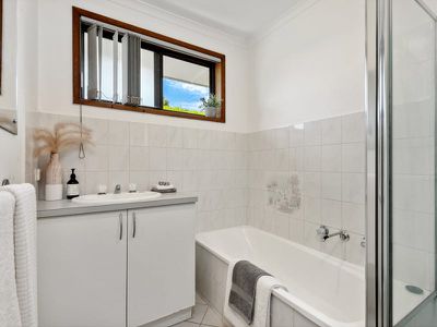 18 Karyn Crescent, Reynella