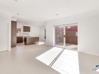 2 / 55 Walls Road, Werribee