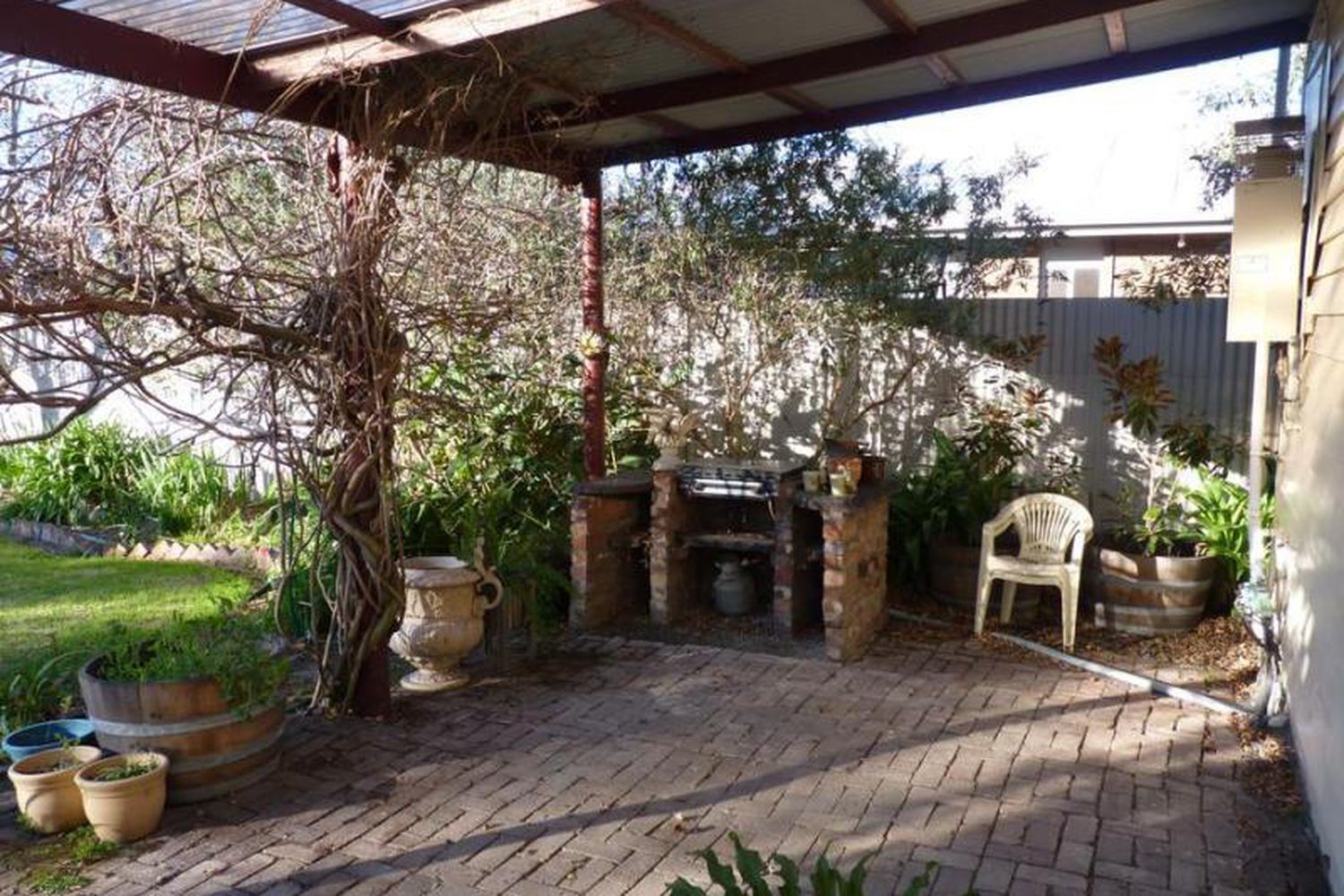 7 Williams Road, Horsham