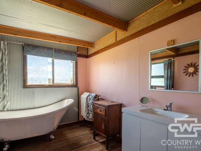 2718 Torrington Road, Torrington