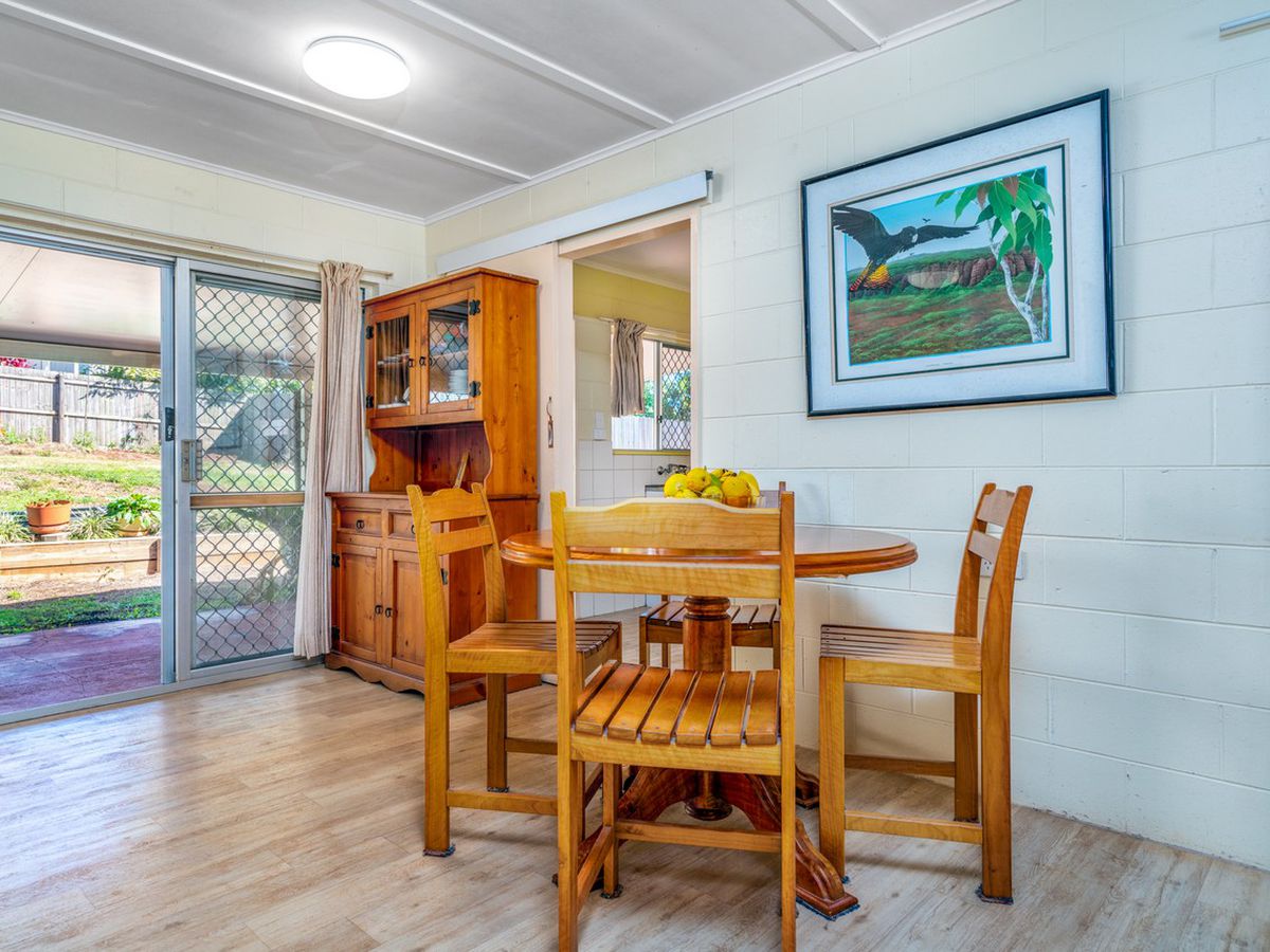 8 DANBULLA CRESCENT, Atherton