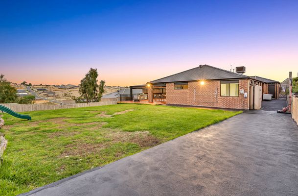 23 Highbridge Crescent, Sunbury