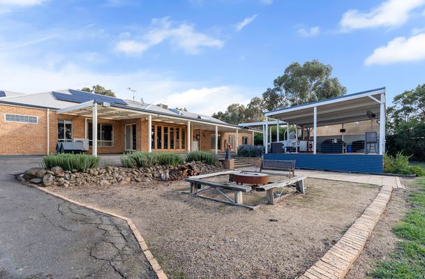 10 The Ridge, Oaklands Junction