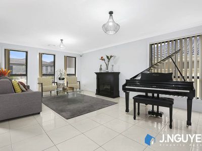 9 Lisa Crescent, Bonnyrigg
