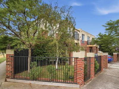 1 / 5 HOSKEN STREET, Altona Meadows